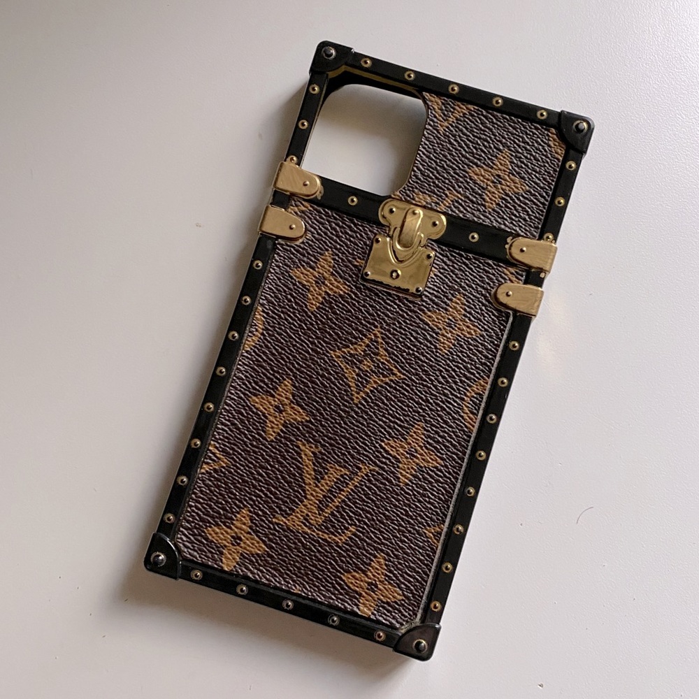 Imitation Louis Vuitton trunk case
